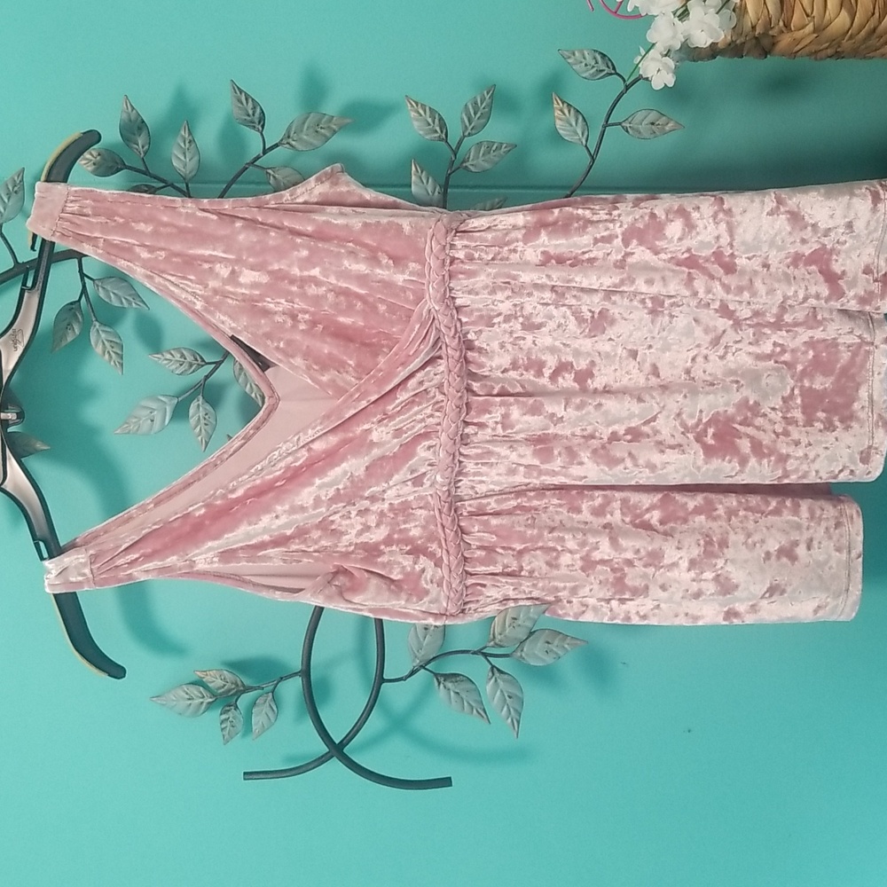Torrid light pink crush velvet tank.